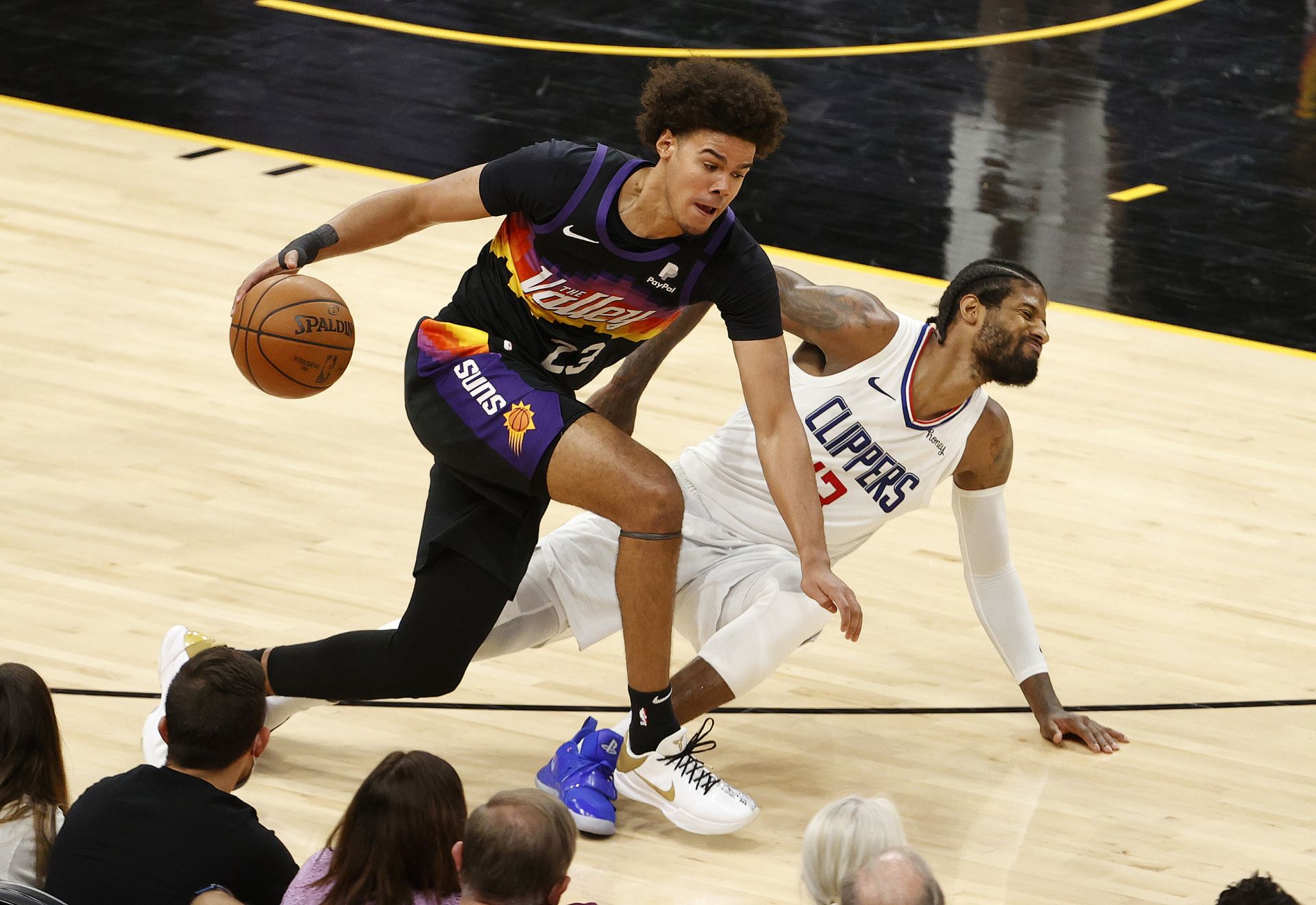 国王鏖战上海队，保罗带队取胜