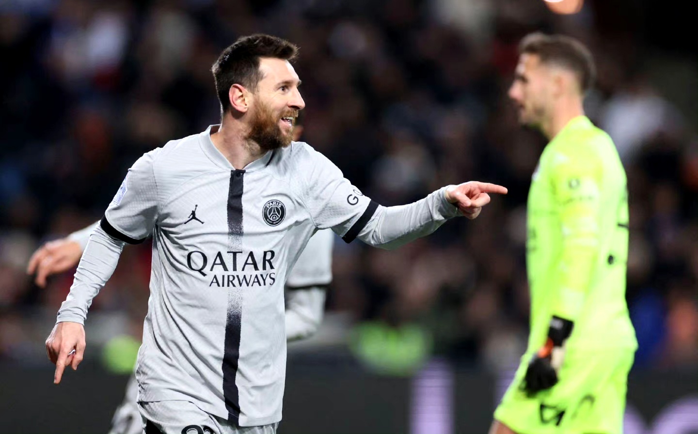 巴黎圣日耳曼客场胜亚眠，稳固领跑地位