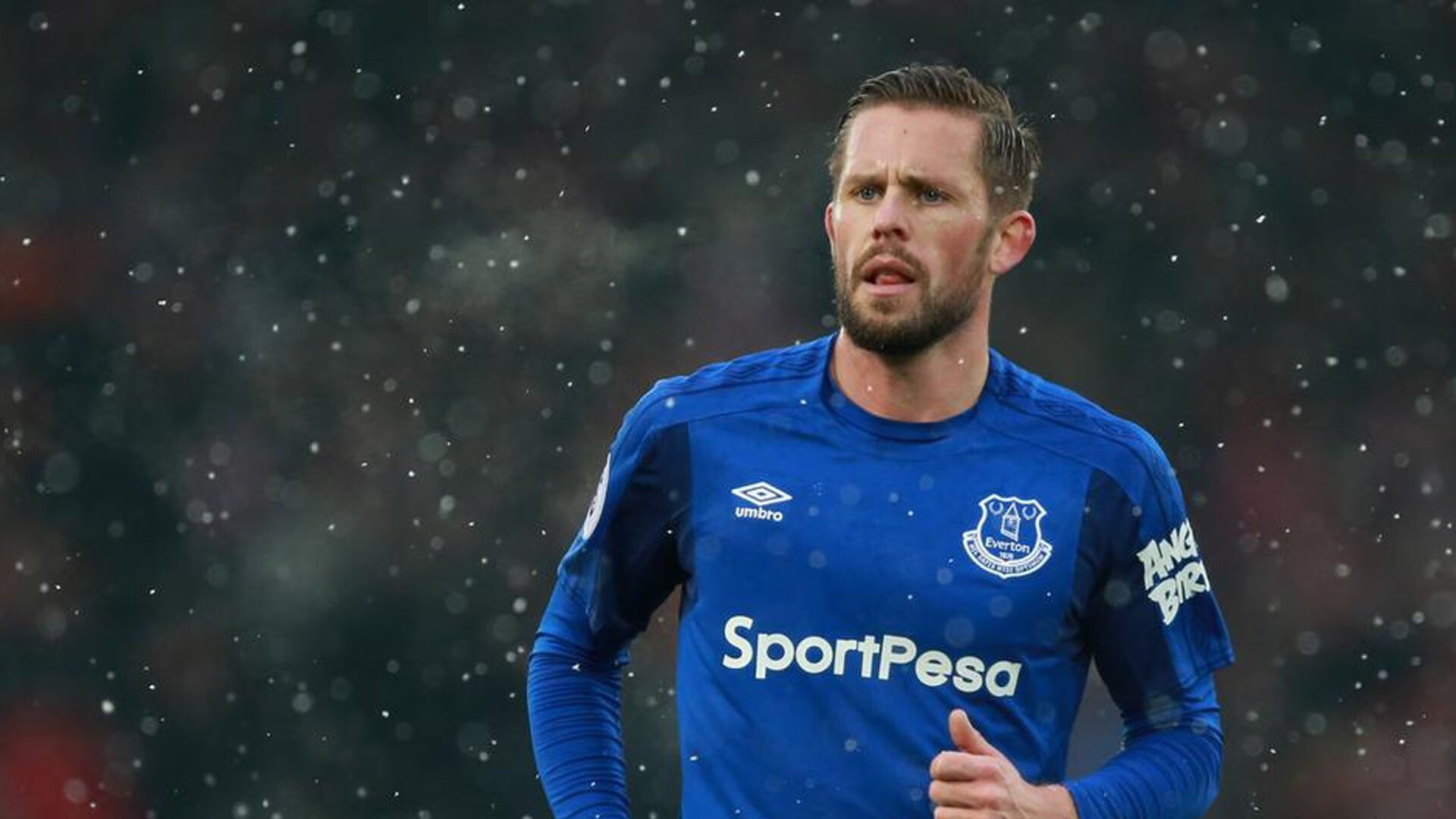 绿茵场与硬木地板的交响,当英格兰爆冷秘鲁的基因,注入NBA季后赛的血液