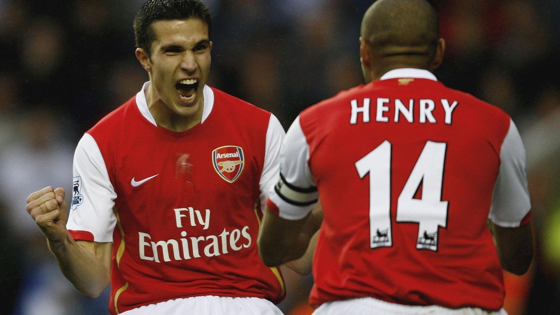 沙漠玫瑰与红白信仰,当卡瓦哈尔在巴格达的星空下扛起马竞的旗帜