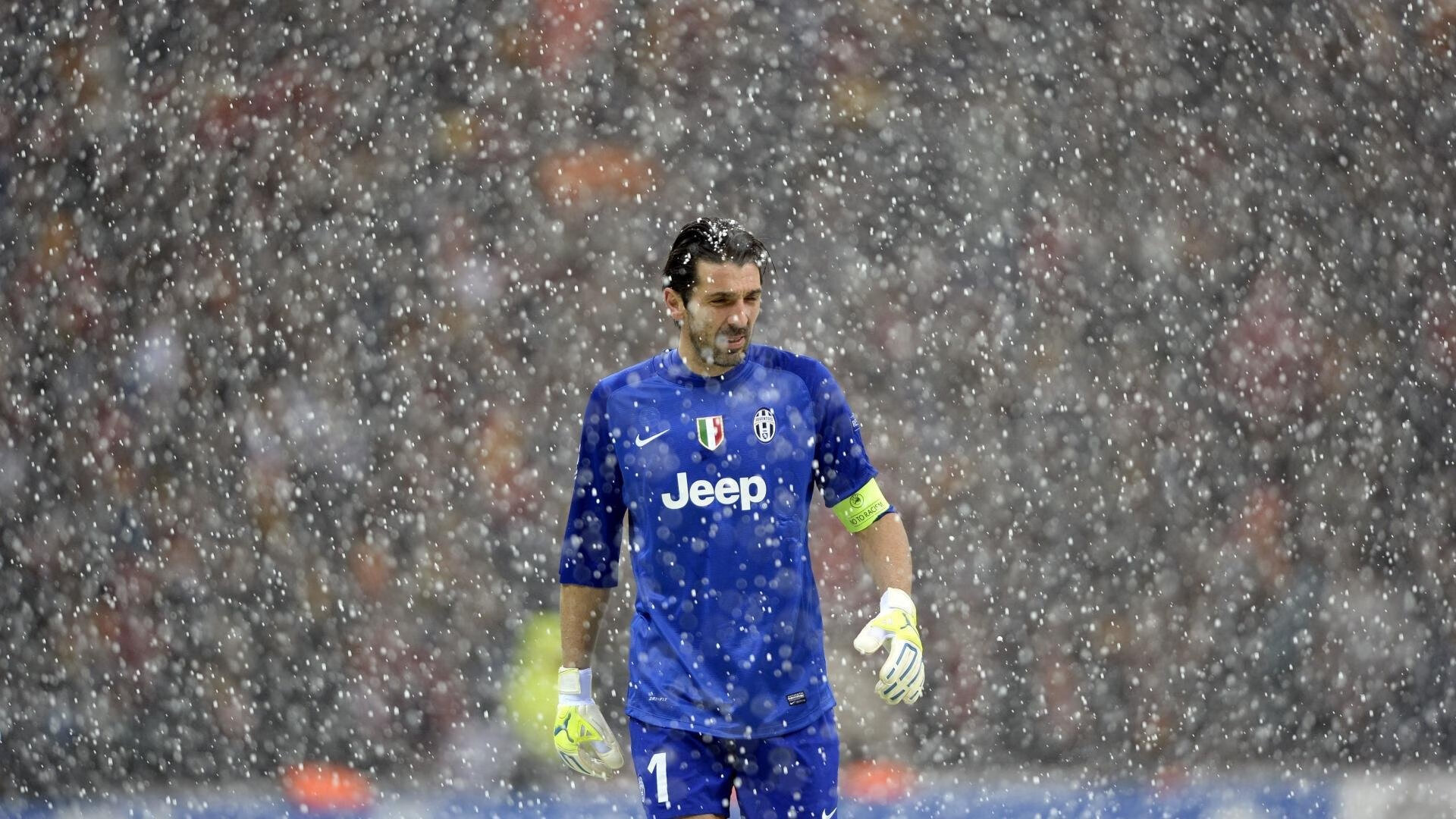 欧冠半决赛之夜,萨拉赫的舞台定律,镁光灯越亮,他越璀璨