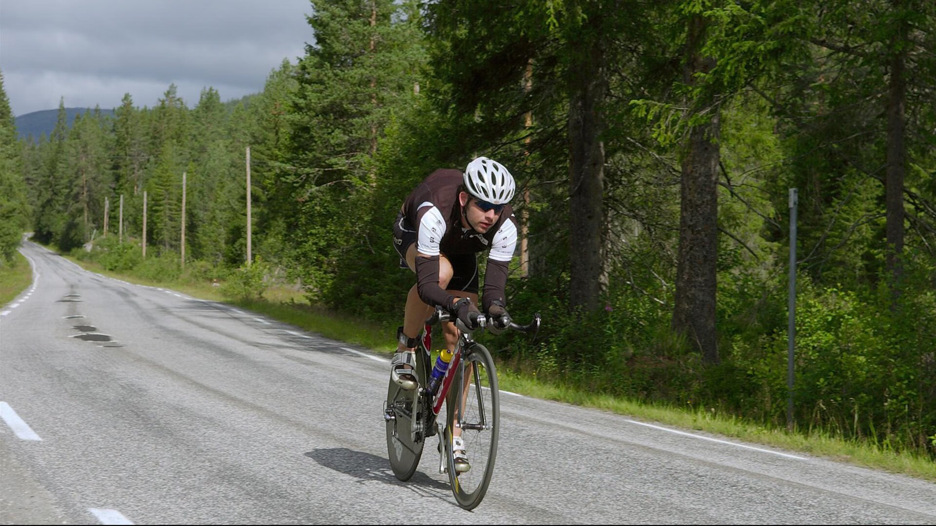 绝境中的火焰，许昕惊天逆转点燃赛场，中国队险胜瑞典队